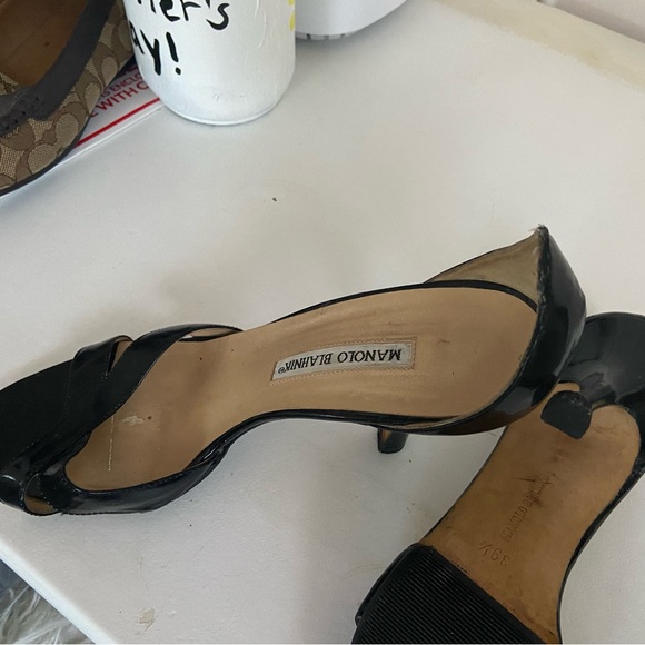 Vintage Manolo Blahnik patent leather sandal - Picture 3 of 3